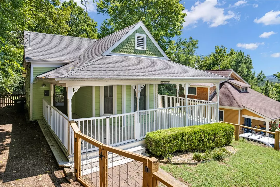 Fayetteville, AR 72701,214 S Church Ave