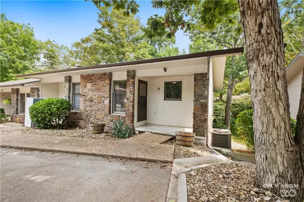 Bella Vista, AR 72715,9 August Ln