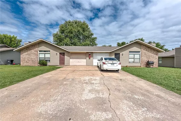2004 A & B Christy Dr, Springdale, AR 72764