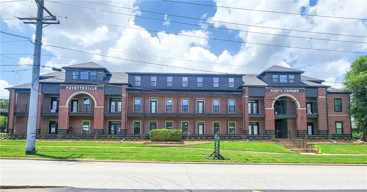 Fayetteville, AR 72703,1115 N Leverett Ave #202