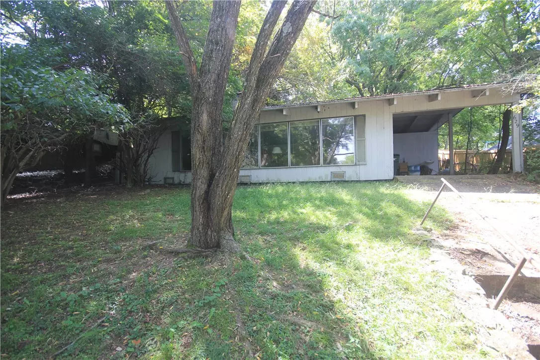 Fayetteville, AR 72701,629 E Lafayette St