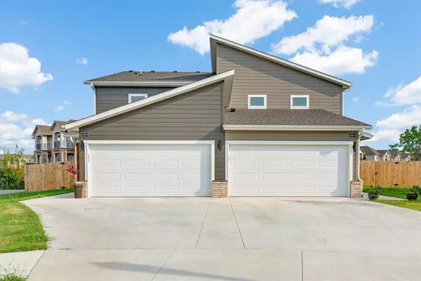 1301 SW Poigai Way, Bentonville, AR 72713