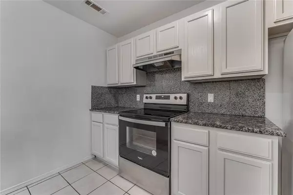 Springdale, AR 72764,985 Remington Dr