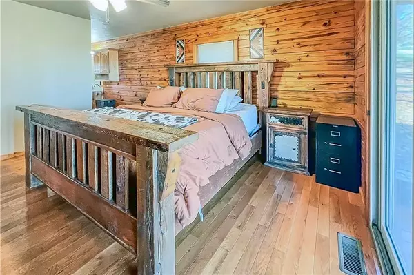 Eureka Springs, AR 72632,431 County Road 140