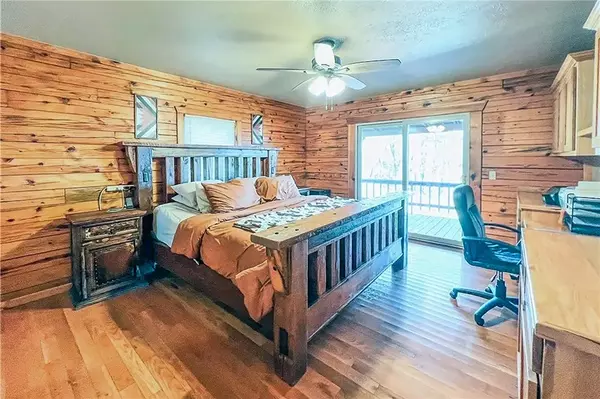 Eureka Springs, AR 72632,431 County Road 140