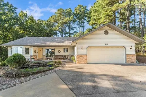 88 Forfar Dr, Bella Vista, AR 72715