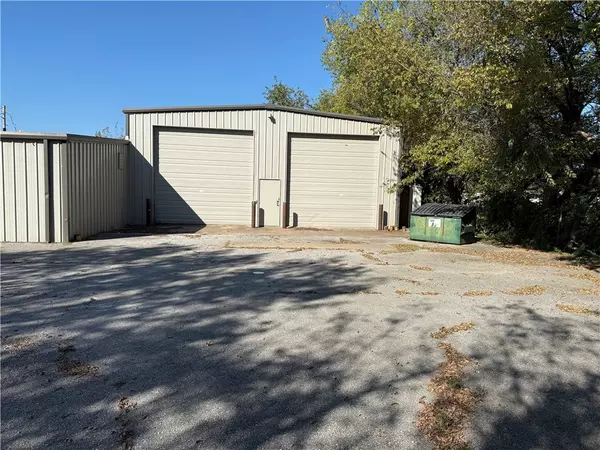 Springdale, AR 72764,1102 Schmieding Ave