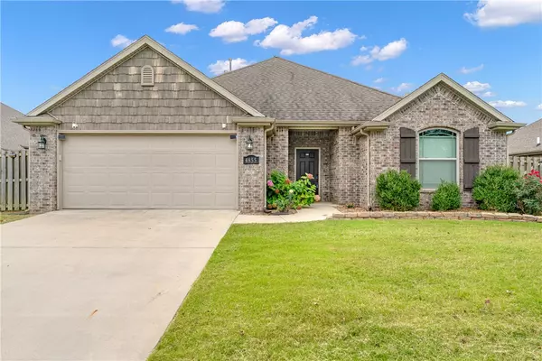 4855 W Croft Dr, Fayetteville, AR 72704