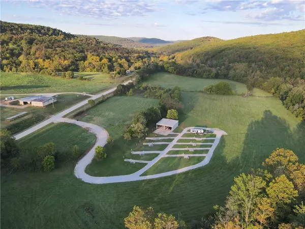 Kingston, AR 72742,2792 Hwy 21