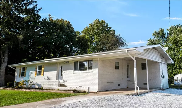 Gravette, AR 72736,608 NE Detroit St