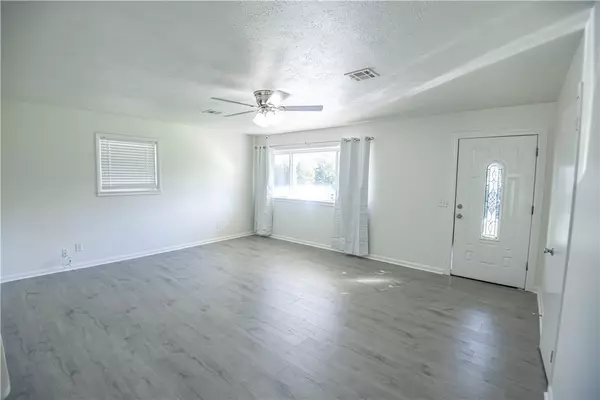 Gravette, AR 72736,608 NE Detroit St