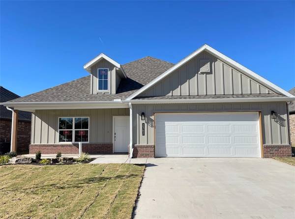 2302 N Presley St, Siloam Springs, AR 72761