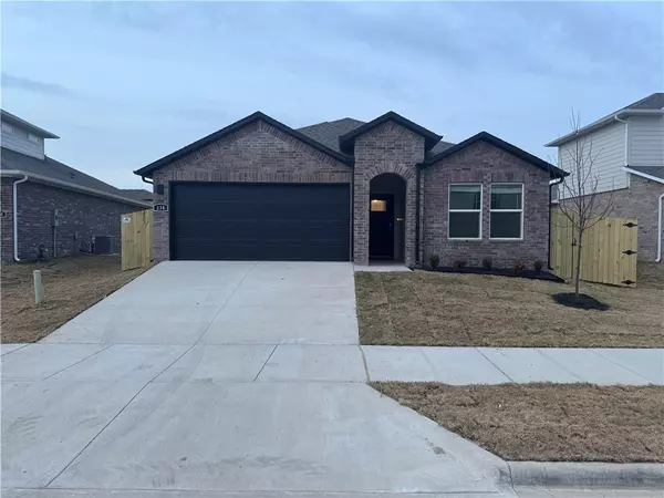 138 S Maroon Ave, Fayetteville, AR 72704