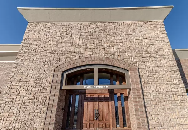 4900 S Thompson St, Springdale, AR 72764