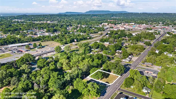 Russellville, AR 72801,724 E Parkway Dr