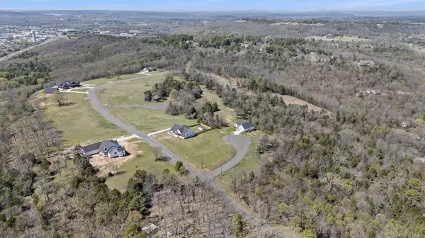 Russellville, AR 72802,392 Apple Ln