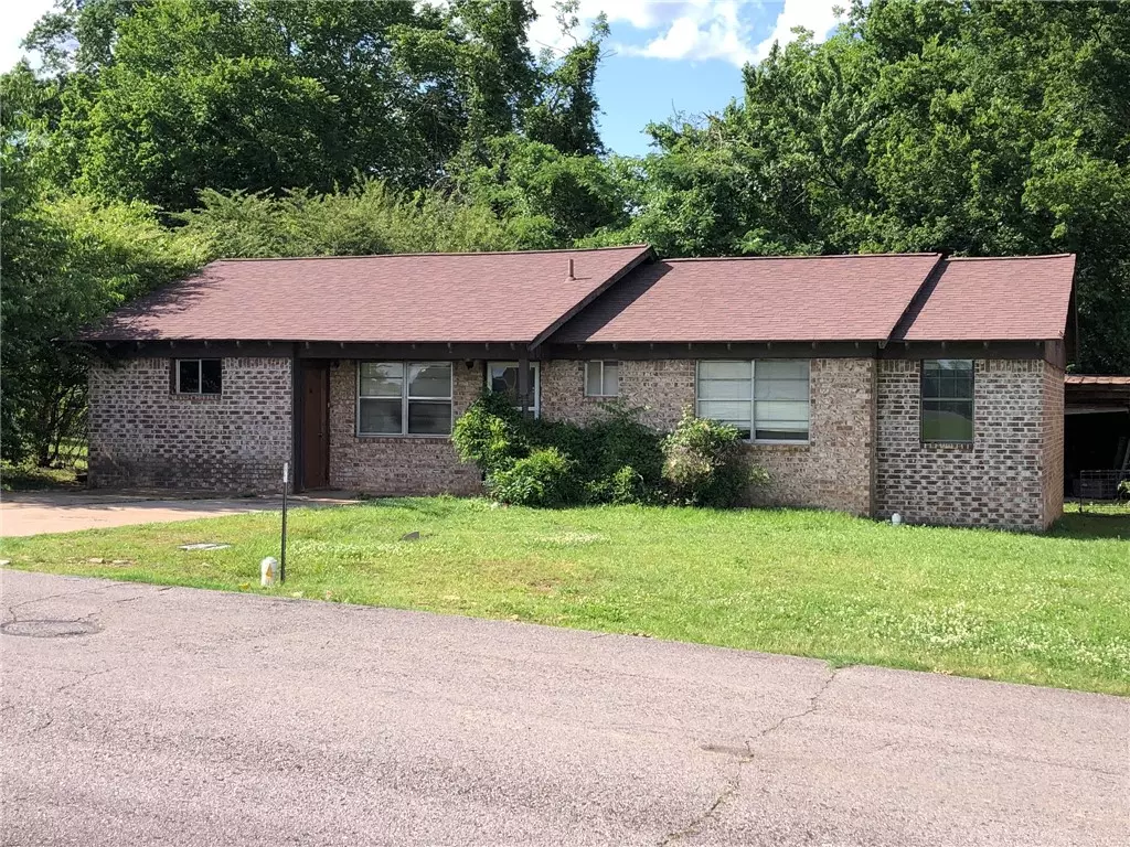 Clarksville, AR 72830,1308 Oakland St