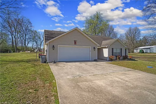 Ozark, AR 72949,1001 Terrah Ln
