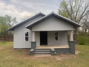 1307 W Taylor St, Clarksville, AR 72830