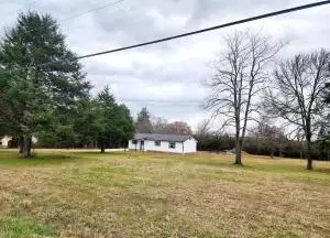 Russellville, AR 72802,566 Paradise Acres Rd