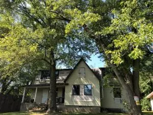 Harrison, AR 72601,914 N Willow St