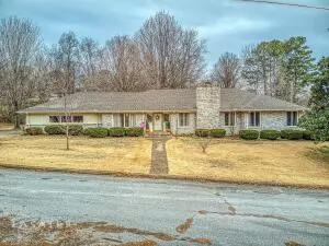 1605 Osage St, Harrison, AR 72601