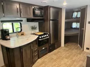 Hollister, MO 65672,624 Jellystone Ave