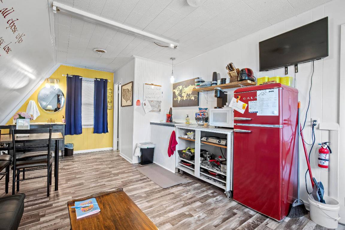 Lead Hill, AR 72644,117 N Main