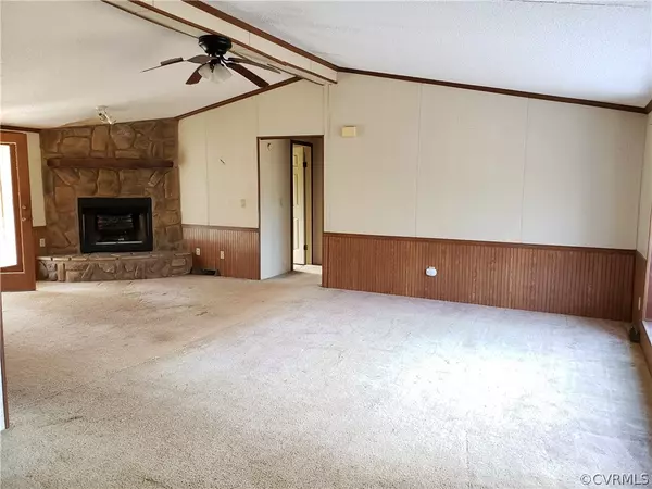 Hustle, VA 22476,2659 Rose Mount RD