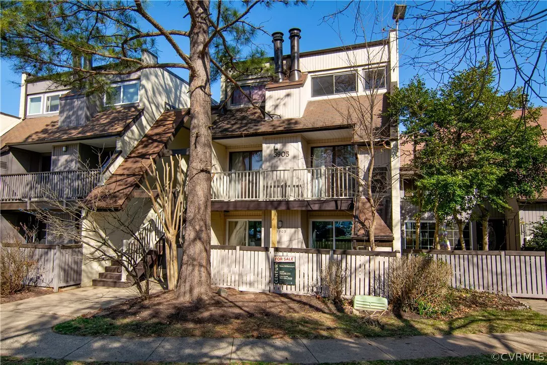 Alexandria, VA 22309,3903 El Camino PL #4-22