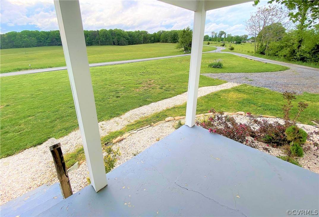 Huddleston, VA 24104,1049 Peartree Hollow RD