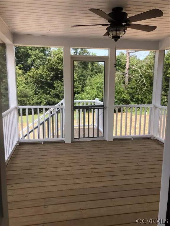 Tappahannock, VA 22560,432 Parr DR