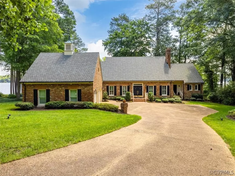 5404 Sunrise Bluff CT, Midlothian, VA 23112