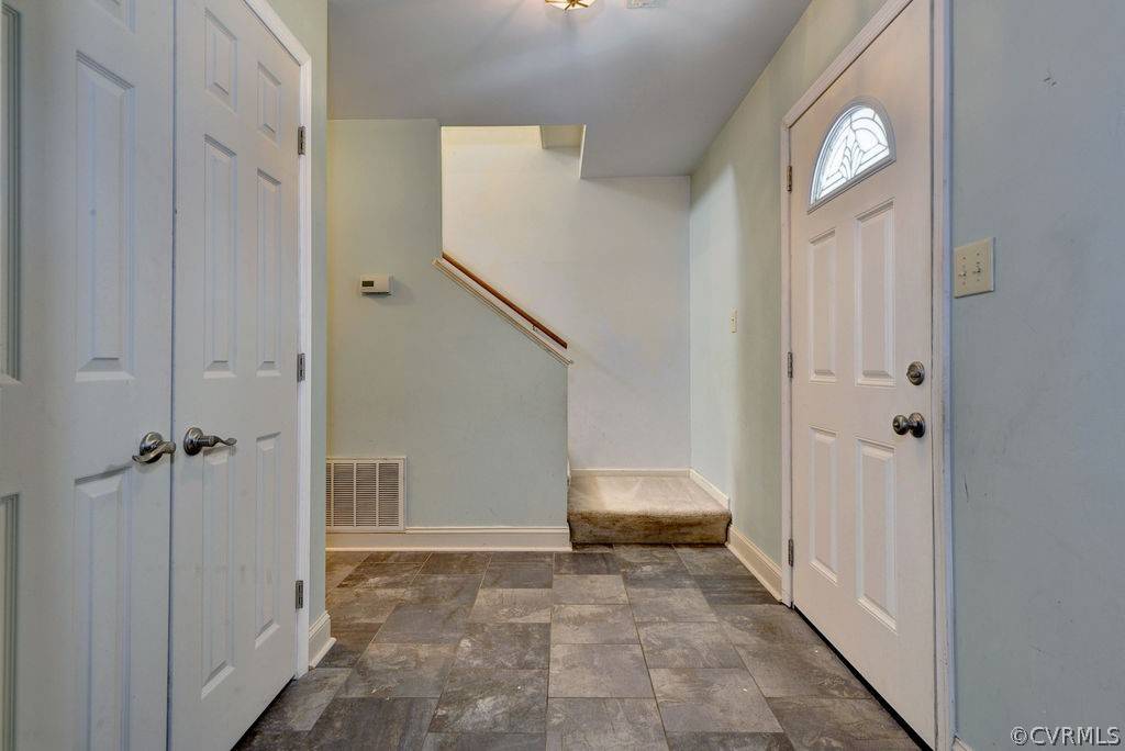 Williamsburg, VA 23185,113 Hickory Hills DR
