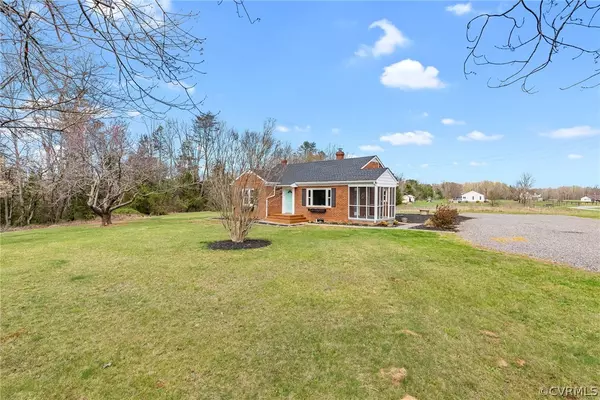 17366 Rocky Ford RD, Beaverdam, VA 23015
