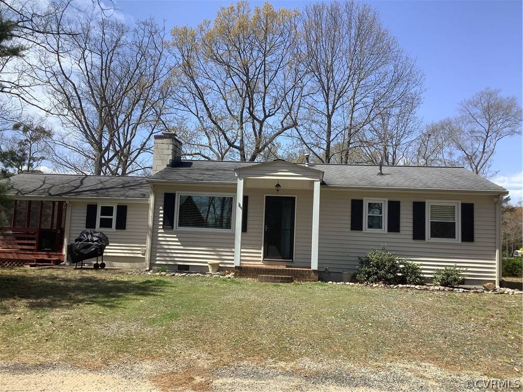 18 Cove CT, Deltaville, VA 23043