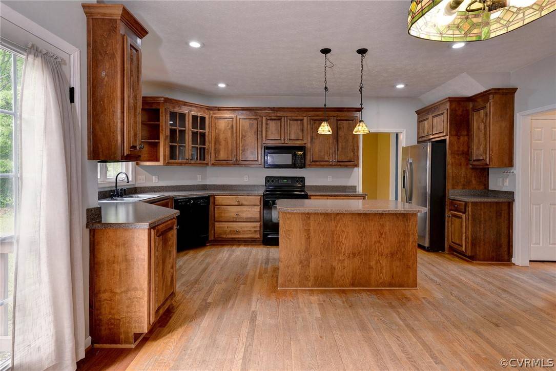 Williamsburg, VA 23185,106 Bronze CT