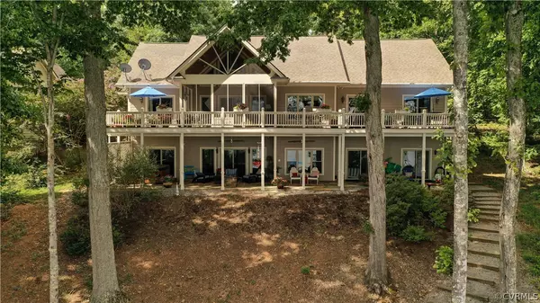 390 Mountain Rock TRL, Gretna, VA 23917