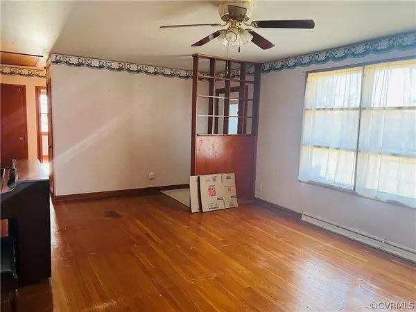 Colonial Heights, VA 23834,604 Compton RD