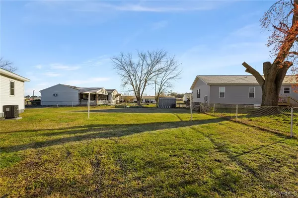 Tappahannock, VA 22560,1012 Marsh ST