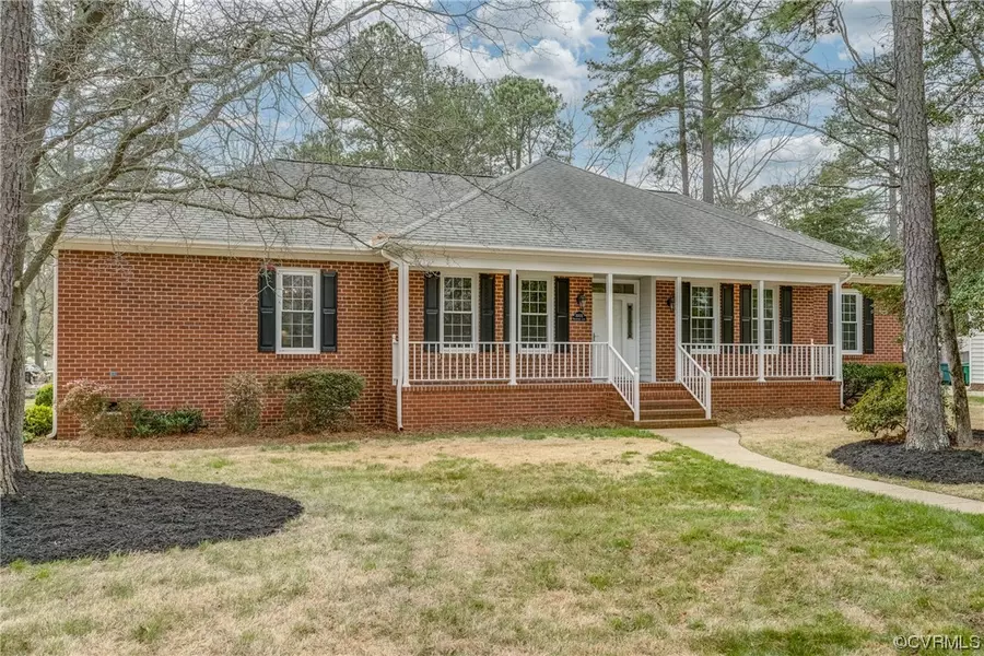 10105 Brookemoor LN, Glen Allen, VA 23060