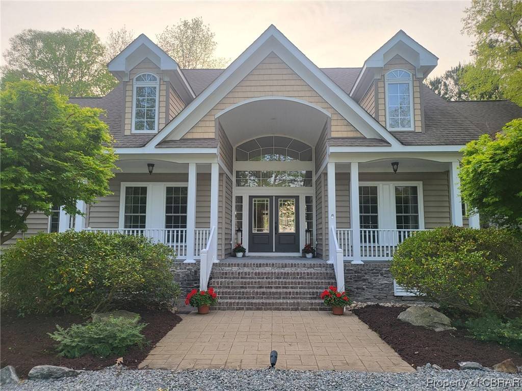 116 Kings Grant DR, Yorktown, VA 23692