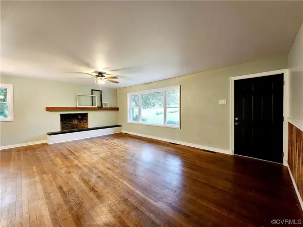 Arvonia, VA 23004,92 Boxwood DR