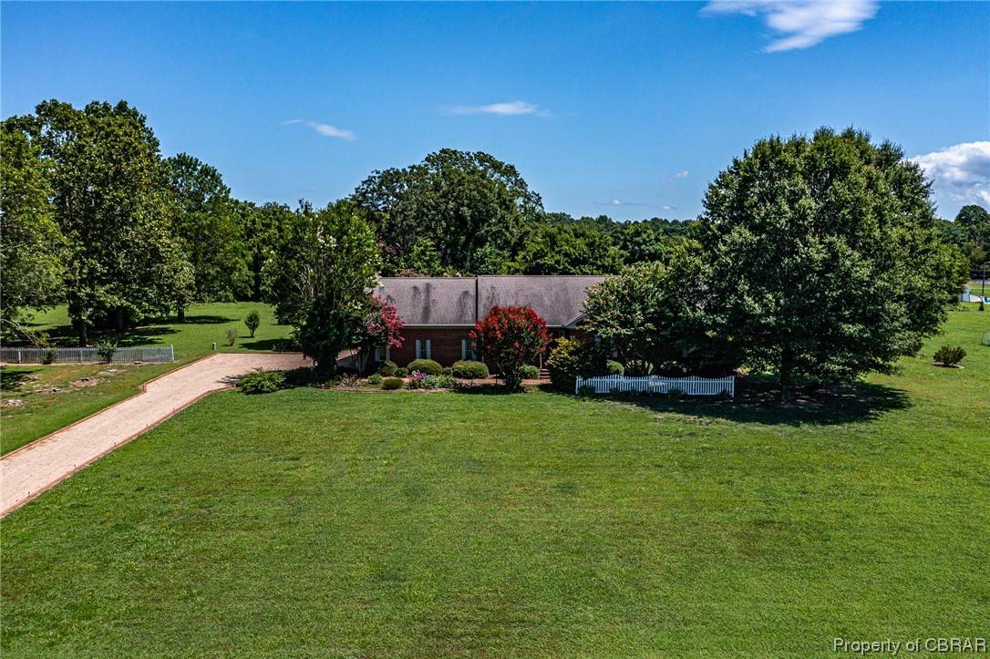 257 Healy Cove RD, Hardyville, VA 23070