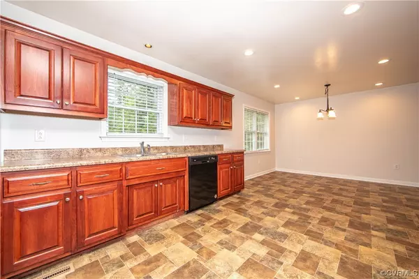 Sutherland, VA 23885,19803 W Whisper CT