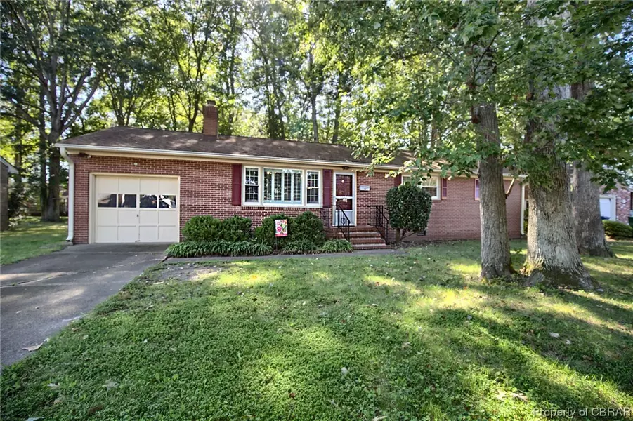 6 Rebecca PL, Newport News, VA 23601