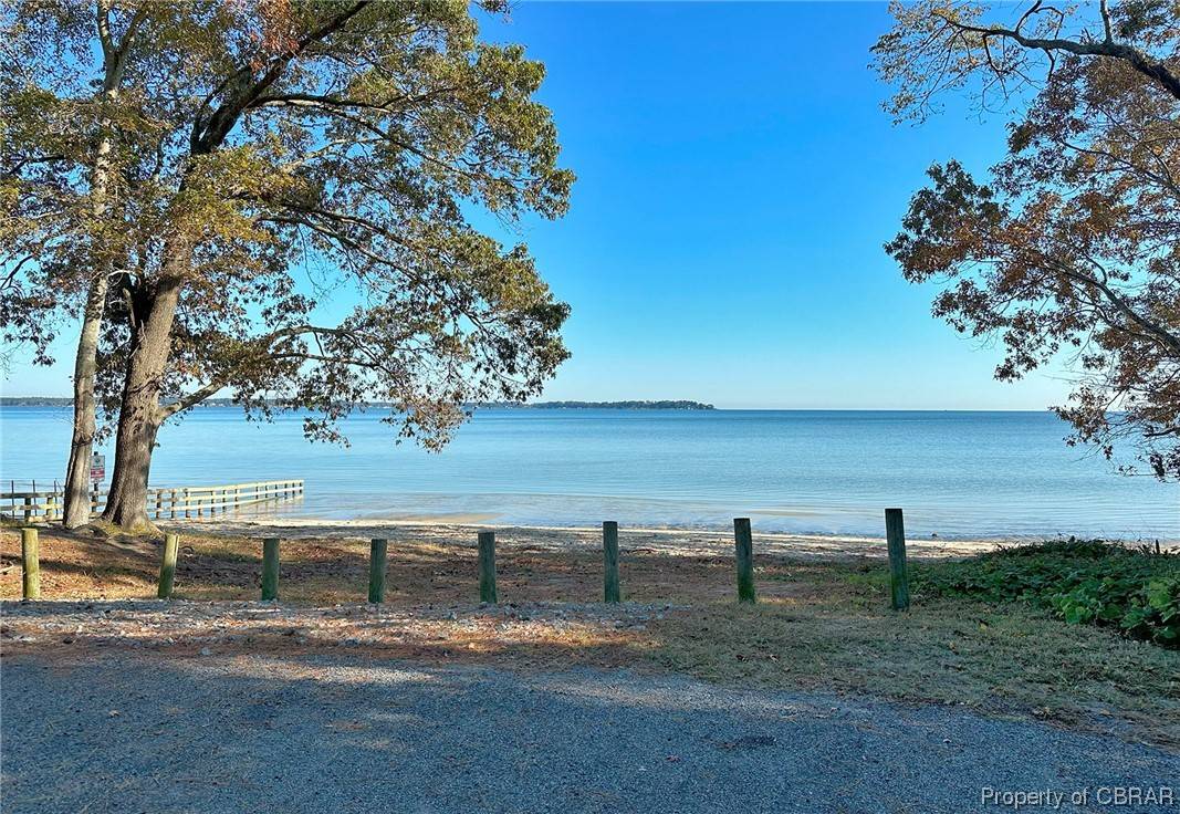 Cobbs Creek, VA 23035,459 Hallieford RD