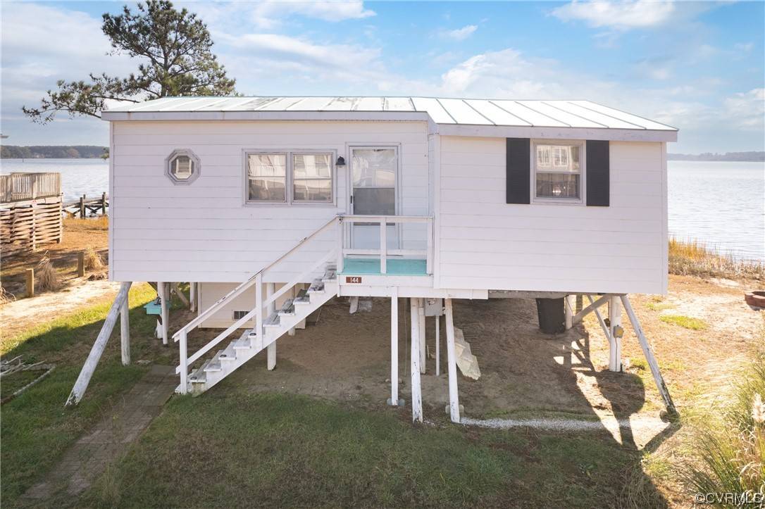 Mathews, VA 23128,144 Bayshore AVE