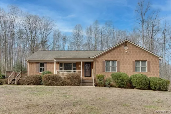 1748 Old Powhatan Estates RD, Powhatan, VA 23139