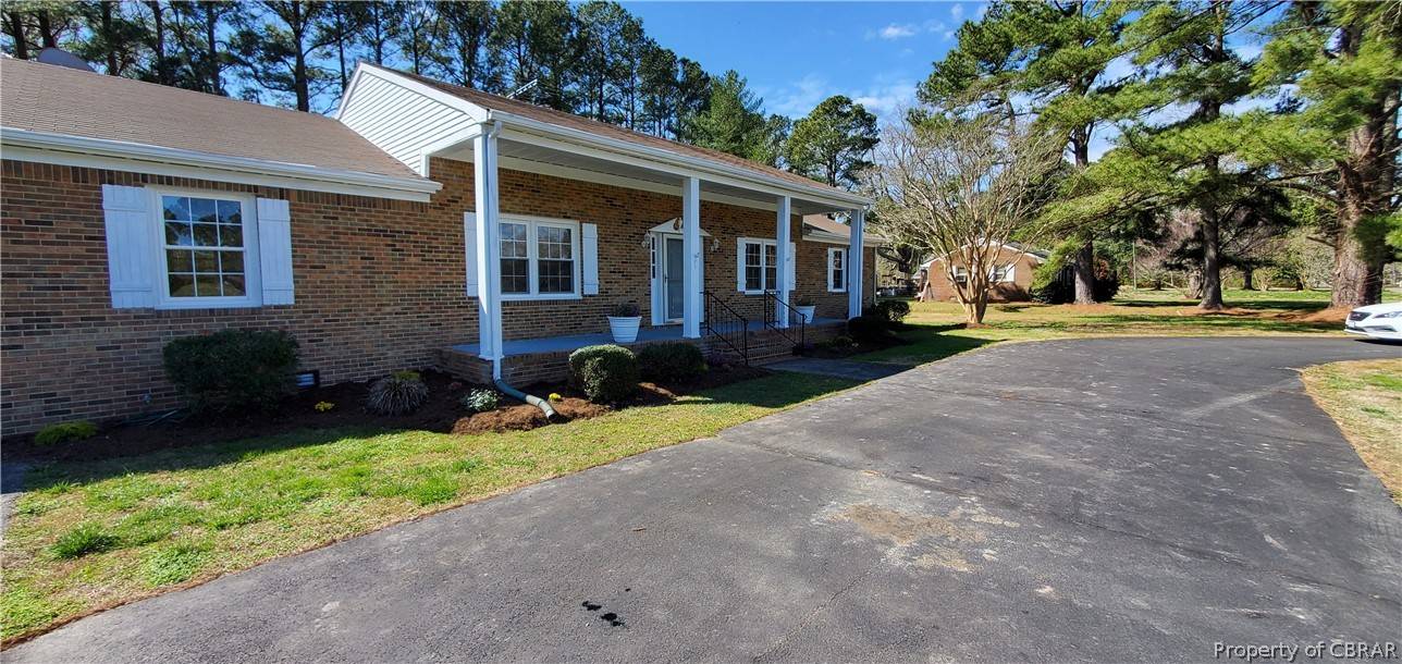 Mathews, VA 23109,436 Lovers LN